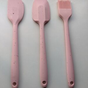 Paris Hilton Pink Silicone Utensil Set